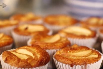 Thumbnail for Apple and Fudge Muffin Recipe