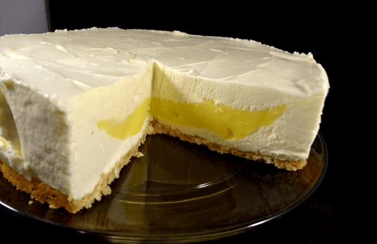A Creamy Dreamy Surprise For This Lemon Cheesecake