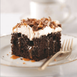 A Delicious Toffee Poke Cake Recipe