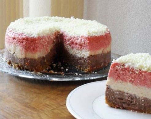 A Simple Cheesecake Recipe For This Triple Layered Cheesecake