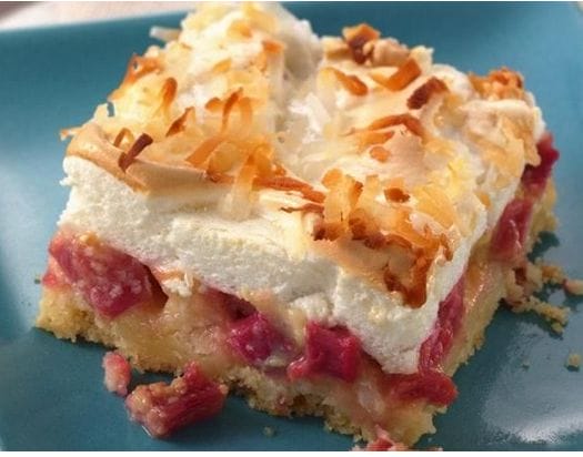 What A Heavenly Rhubarb Meringue Dessert