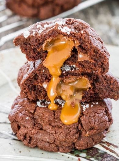 Wonderful Salted Rolo & Nutella Stuffed Double Chocolate Cookies