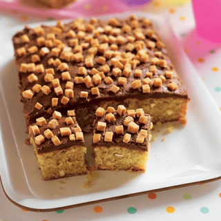 An Easy Fudge Recipe For These Cake Bars