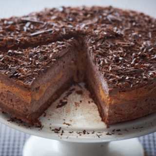 A Wonderful Recipe For This Caramel Chocolate Cheesecake