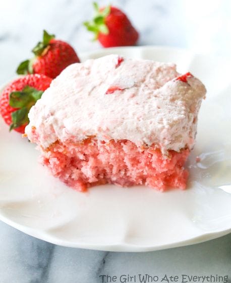 A Great Strawberry Cake Recipe-this Strawberries And Cream Sheet Cake