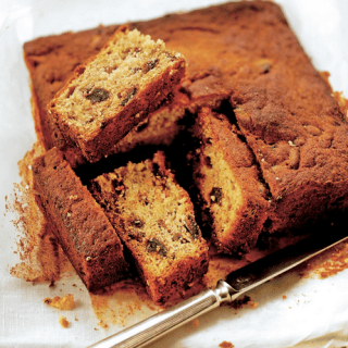 Try Out This Date & Banana Cake Recipe