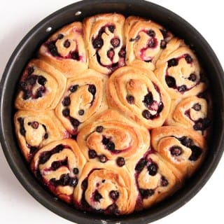 A Yummy Sweet Rolls Recipe For These Lemon Blueberry Rolls