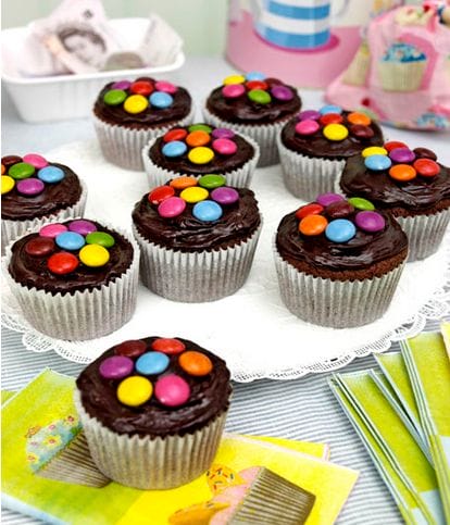 A Great Chocolate Caramel Cake Recipe In These Caramel Chocolate Cupcakes