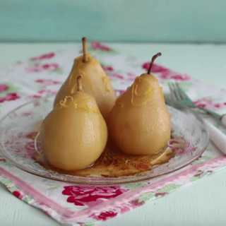 How To Make Delicious Poached Pears For That Dinner Party