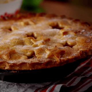 What A Delightful Apple Pie Recipe with Caramel