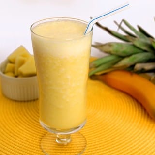 A Delicious Pineapple Banana Smoothie Recipe