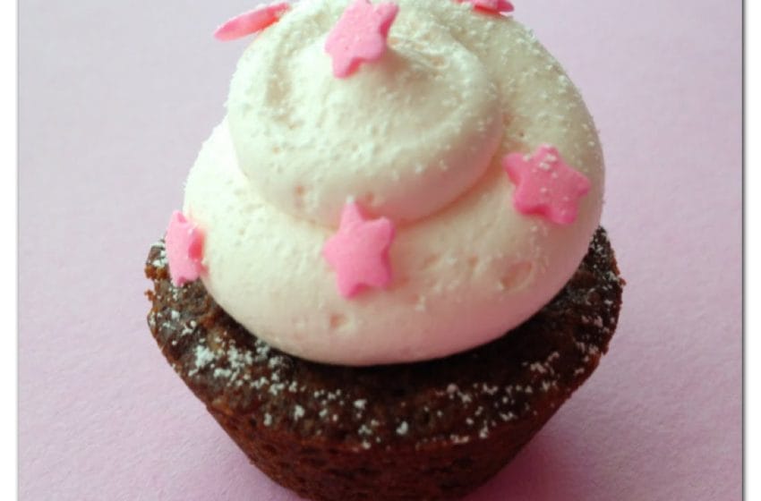 How To Make Easy Marshmallow Frosting