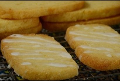 Thumbnail for Lovely Lemon Cookies That Are So Irresistibly Good