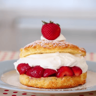 Divine Strawberry Shortcake To Make For A Summer Treat
