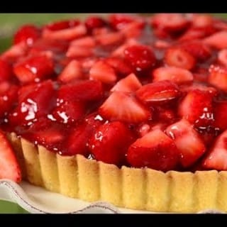 An Amazing Summery Strawberry Pie To Make