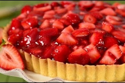 Thumbnail for An Amazing Summery Strawberry Pie To Make