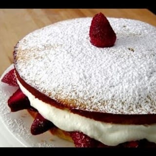 How To Make A Really Divine Strawberry Cake