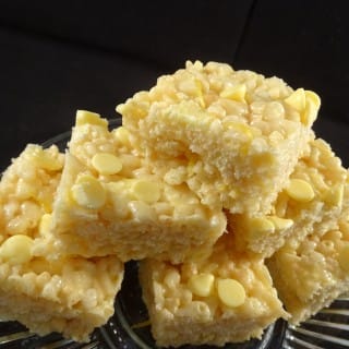 Why Not Have A Rice Krispie Treat With These Lovely Lemon Rice Krispie Bars