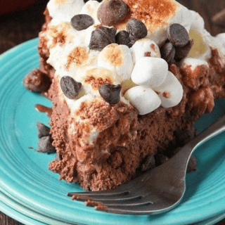 Camp-fire Delight With This Wonderful S'Mores Pie