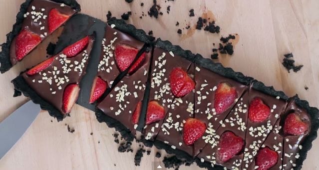 An Amazing Looking Chocolate Strawberry Tart ...That Requires No Baking