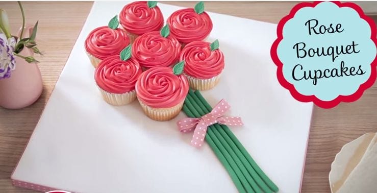 What A Beautiful Rose Bouquet Cupcake Cake