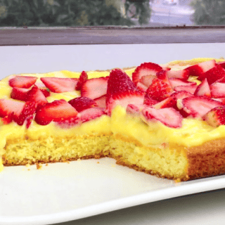 A Dreamy Custard & Strawberry Cake