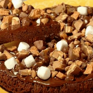 Love To Make A Sweet Pizza Recipe? ..Then Try These Peanut Buster Style One