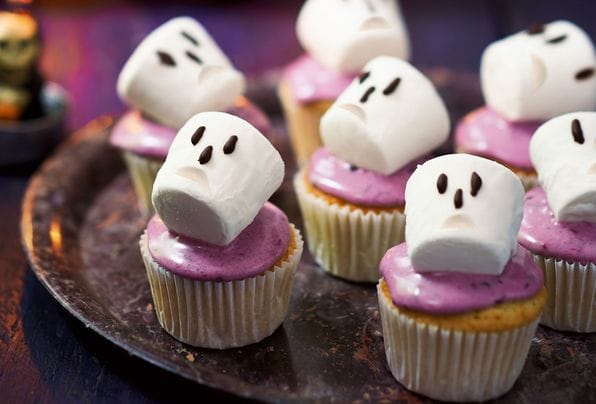 Wonderful Marshmallow Cupcakes That Are Spooky Blackberry Cupcake Recipe For Halloween