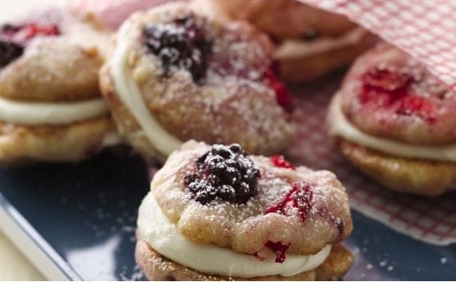 Berries And Crème Sandwich Cookies