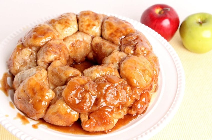 A Recipe On How To Make This Caramel Apple Monkey Bread From Scratch
