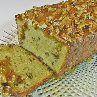 A Wonderful Fresh Apple Bread with Praline Topping