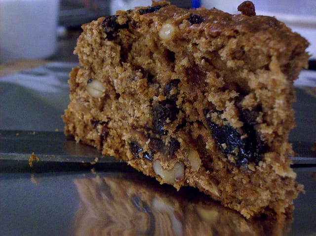 A Date And Walnut Cake To Bake