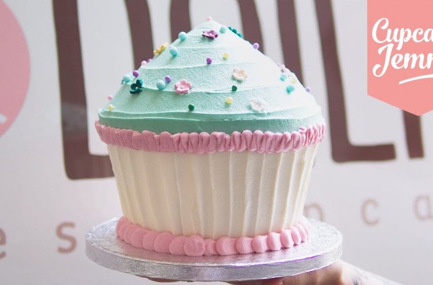 How To Make Giant Cupcake Party Cake