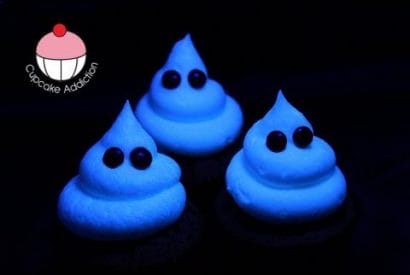 Thumbnail for How To Make Glowing Frosting .. An Amazing Idea For Those Halloween Cakes