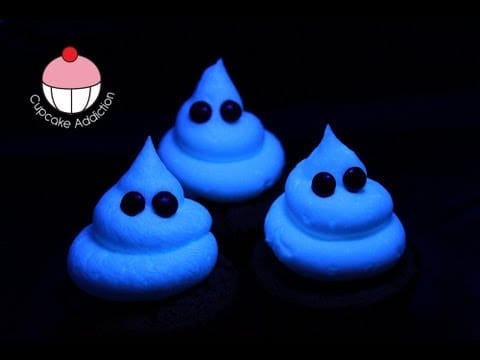 How To Make Glowing Frosting .. An Amazing Idea For Those Halloween Cakes