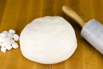 Thumbnail for How To Make Marshmallow Fondant