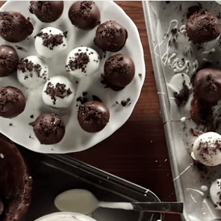 3 Ingredients ..Super Easy No-Bake Oreo Truffles