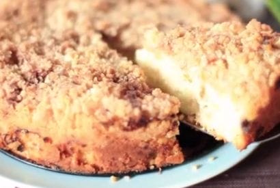 Thumbnail for A Delightful Rhubarb Cake With Crumble Topping