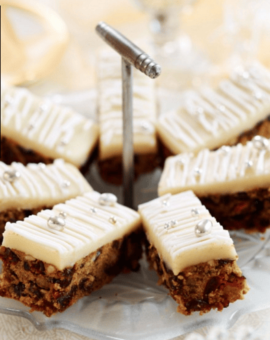 How To Make Christmas Cake Tray Bake