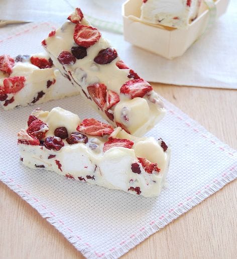 A Wonderful Recipe For White Chocolate Cranberry & Strawberry Rocky Road