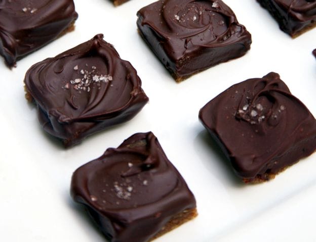 Why To Have A go At Making These 4-Ingredient Chocolate Salted Caramels That Are Actually Healthy