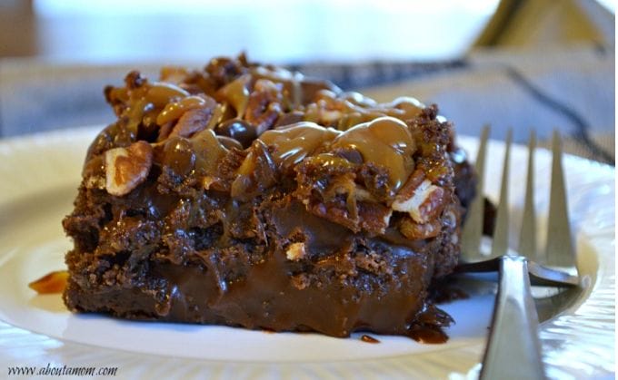 A Wonderful Recipe For Texas Turtle Sheet Cake