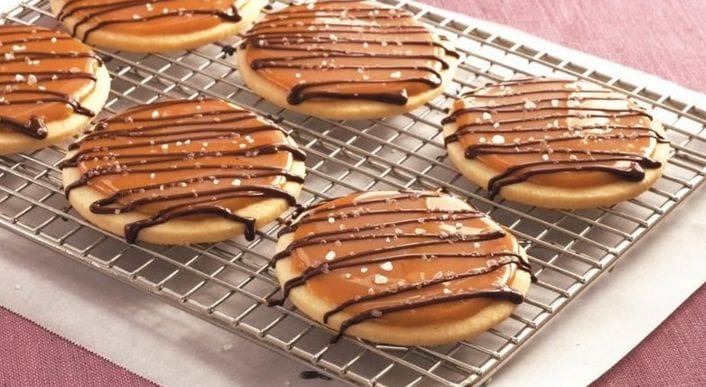 Make And Share These Cute Salted Caramel Shortbread Cookies