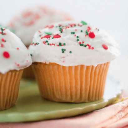 A Really Easy Basic Vanilla Frosting Recipe