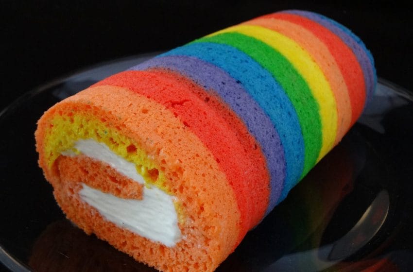 A Fantastic Rainbow Roll Cake