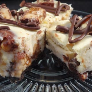 Delicious Snicker Bar Cheesecake Recipe