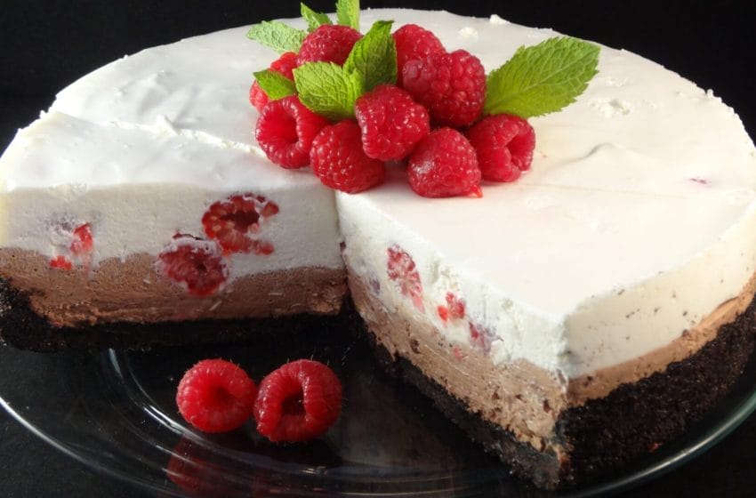 Raspberry Chocolate No-Bake Cheesecake
