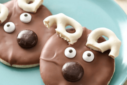 Thumbnail for How To Make Cute Reindeer Cookies