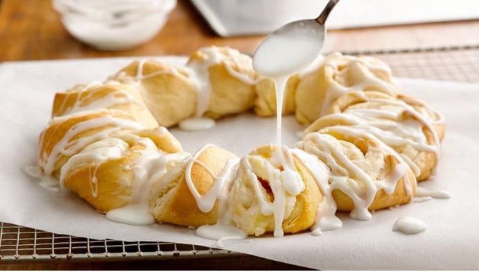 How To Make This Lemon-Cream Cheese Crescent Ring.. A Great Lemon Recipe