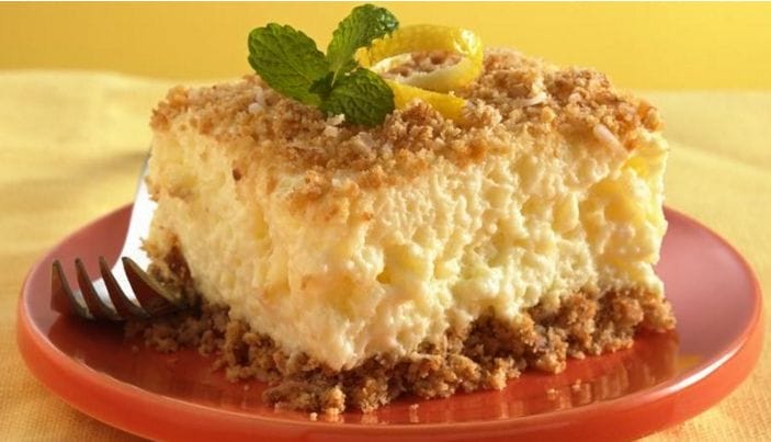 How To Make These Creamy Pineapple Pecan Dessert Squares